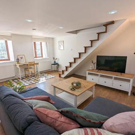 Stylish 2-Bedroom Apartment In Central 부다페스트 외부 사진