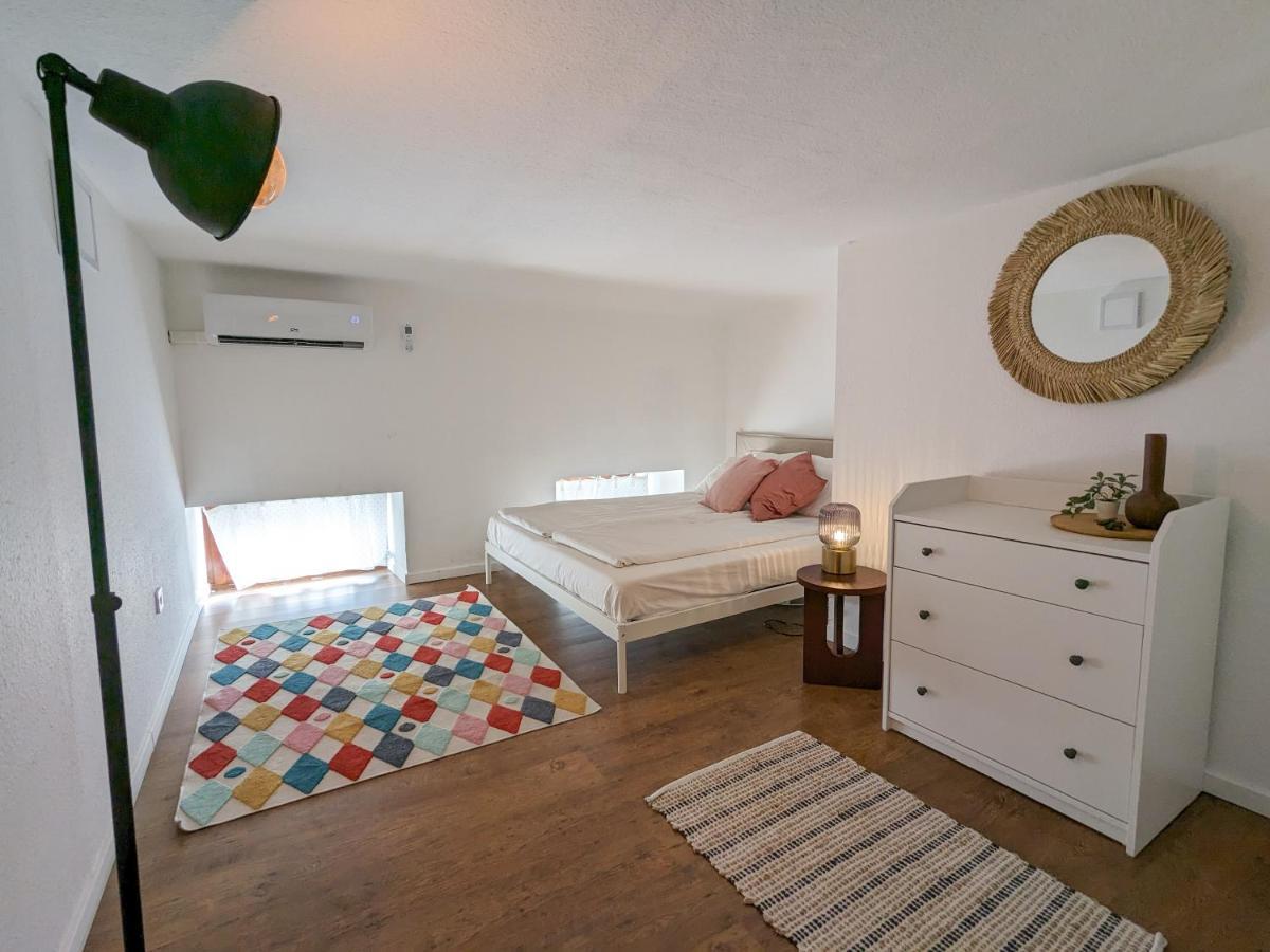 Stylish 2-Bedroom Apartment In Central 부다페스트 외부 사진
